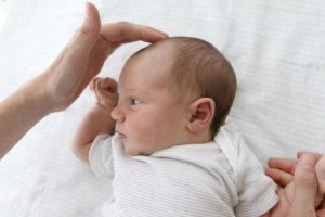 Có nên sử dụng dịch vụ chăm sóc trẻ sơ sinh ban đêm không?
