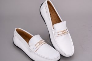 Cách Phối Đồ Với Giày Lười Loafer Nam Để Đi Làm