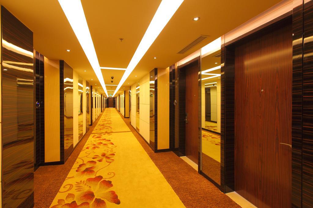 thảm hành lang khách sạn