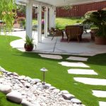 Thảm cỏ nhân tạo lót sàn nhà – Biến không gian sống thêm xanh mát