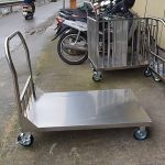 Xe đẩy 1 tầng: Giải pháp tiện lợi cho mọi nhu cầu vận chuyển