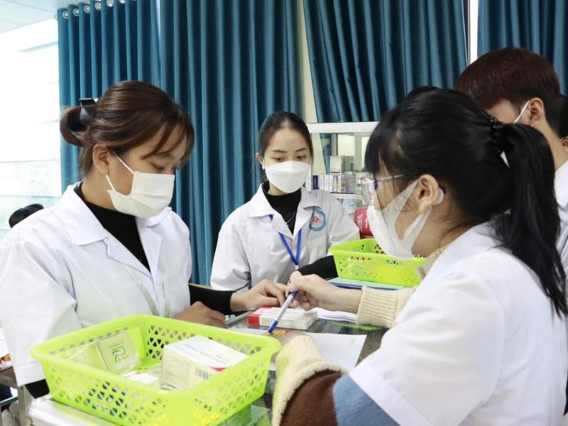 Kiến thức chuyên môn và tư vấn dược chính xác